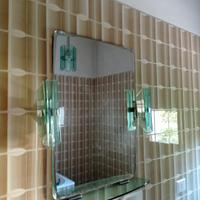 specchio bagno con lampadario abbinato 