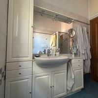 Mobile bagno con topper in marmo