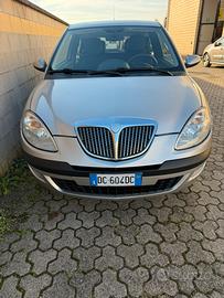 Lancia ypsilon del 2006 gpl