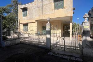 Rif. 358 fronte domiziana - villa singola 2 appart