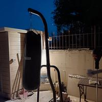 Sacco da boxe + supporto verticale e da muro