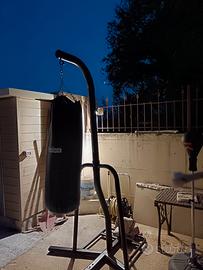 Sacco da boxe + supporto verticale e da muro