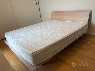 Letto matrimon legno Sottiletto della Horm + mater