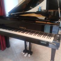 Pianoforte Yamaha C3 con trasporto e panca inclusi