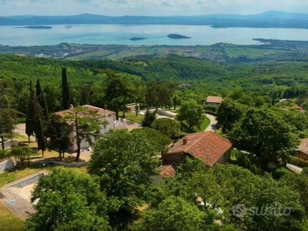 Rustico / Casale di 476 m² con più di 5 locali e b - Vista 2