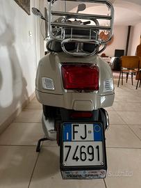 Vespa gts 300