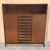 Mobile vintage con cassettini a ribalta