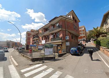 Colonna trilocale ben collegato