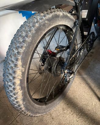 Bici elettrica lankeleisi mg740 plus