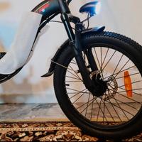 Bicicletta elettrica pieghevole, nuova e mai
