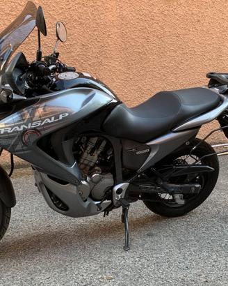Honda Transalp 700