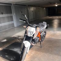 KTM DUKE 690