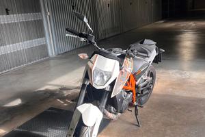 KTM DUKE 690