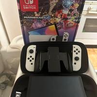 Nintendo switch oled- pari al nuovo