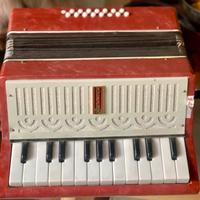Fisarmonica/ organetto russo