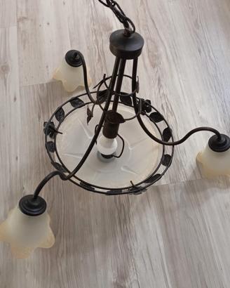 lampadario e piantana abbinata