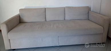 Divano letto a tre posti