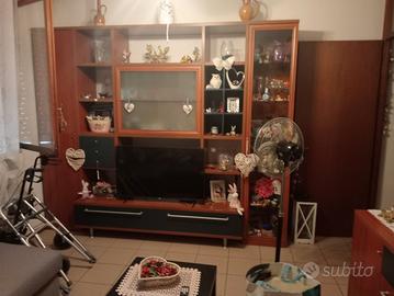 camera e soggiorno completo senza oggettistica 