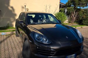 Porsche Cayenne color ORO 