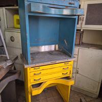 Banchi vintage da lavoro da artigiani orafi