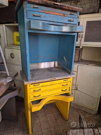 Banchi vintage da lavoro da artigiani orafi