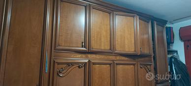 Armadio in legno 