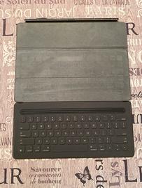 Una Apple Smart Keyboard (prima generazione)