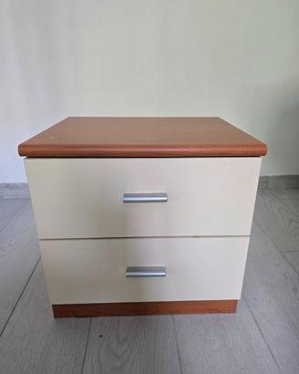 2 comodini in buono stato
