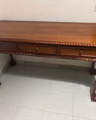 Scrivania classica in mogano intagliato, vintage