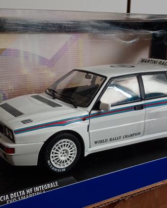 Lancia Delta EVO 1  Martini Solido scala 1:18