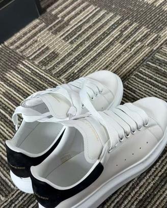 Alexander McQueen Sneaker Oversized, tallone nero,