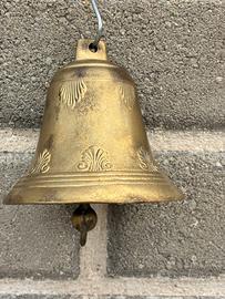 Campana antica di bronzo da collezione