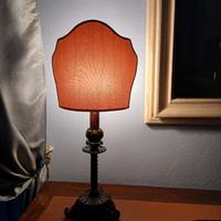 Lampada antica intagliata 