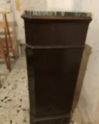 comodino antico 