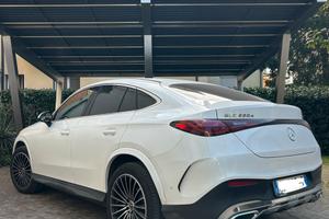 Mercedes Glc220d coupe 4 matic full optional