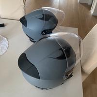 Coppia di caschi jet