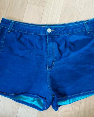 Pantaloncini jeans / Shorts / Bermuda in denim