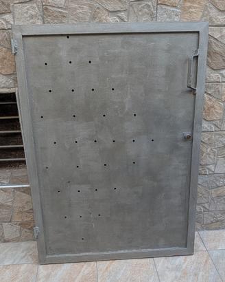 Porta in ferro cantina