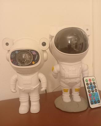 2 robot multicolor con telecomando per scenari