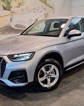 AUDI Q5 SPB 40 TDI quattro S tr. Busin. Adv. -