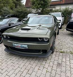 Auto stupenda doge challenger