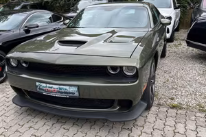 Auto stupenda doge challenger