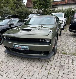 Auto stupenda doge challenger