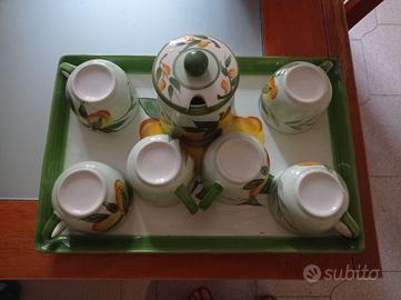 servizio da caffè in ceramica dipinto a mano