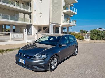Golf 7 - 5p 5p 1.5 tgi Business 130cv Blue Emotion