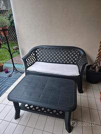 set da esterno divanetto tavolino + due poltrone