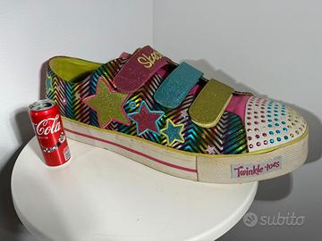 Scarpa GIGANTE pubblicitaria Skechers Twinkle Toes