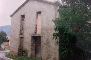 Rustico con appezzamento terra