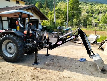 Retro escavtore per trattore