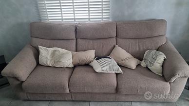 Divano 4 posti in tessuto – lunghezza 240 cm – ott